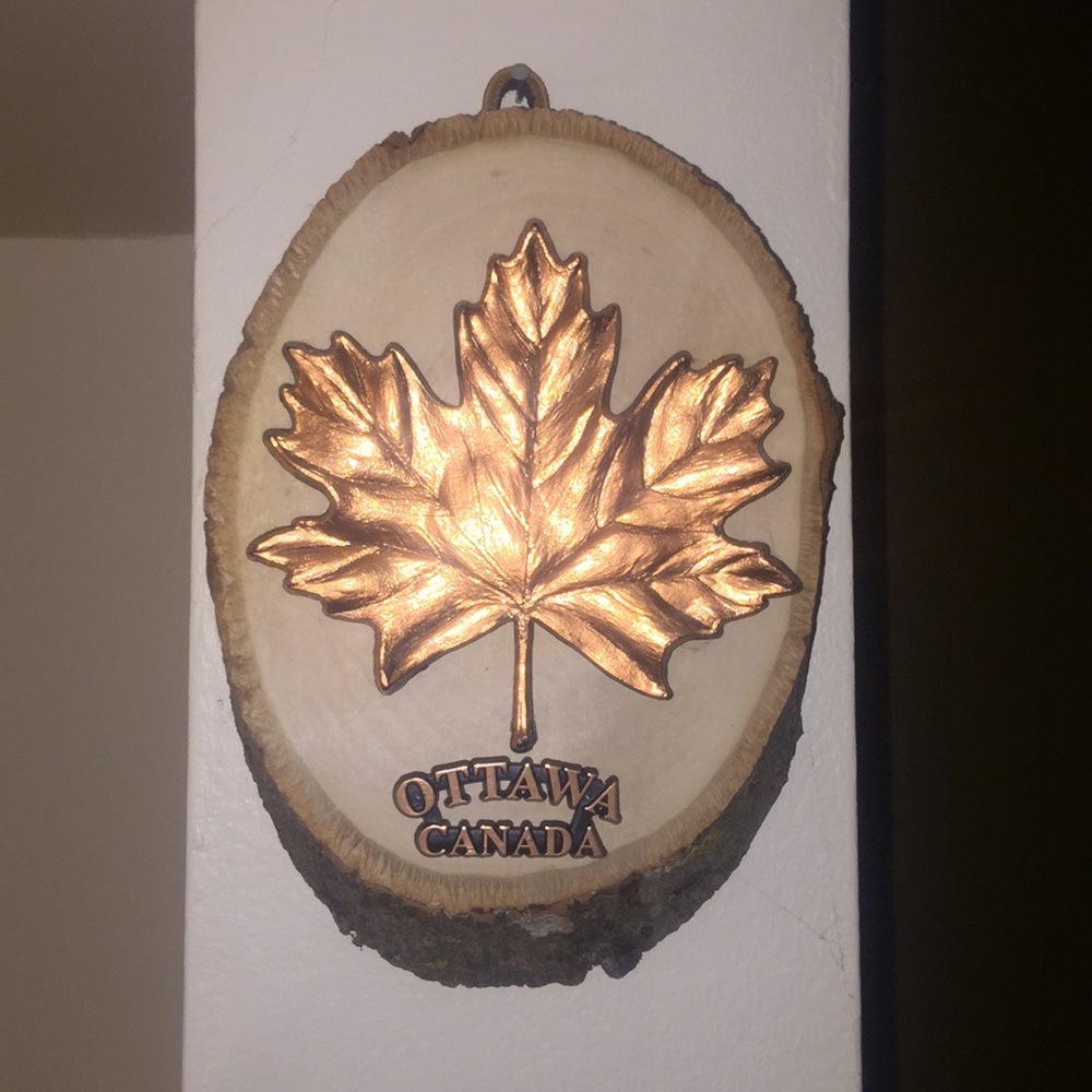 Canada wood decor